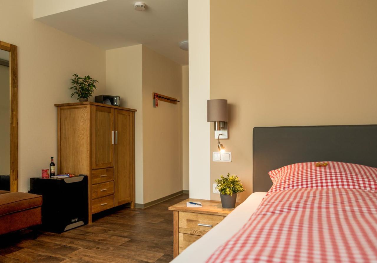 Hotel Am Dalwigker Tor Корбах Екстериор снимка